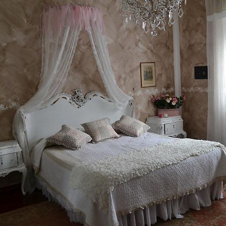 Le Bouganville Apartment เดเซนซาโนเดลการ์ดา ห้อง รูปภาพ
