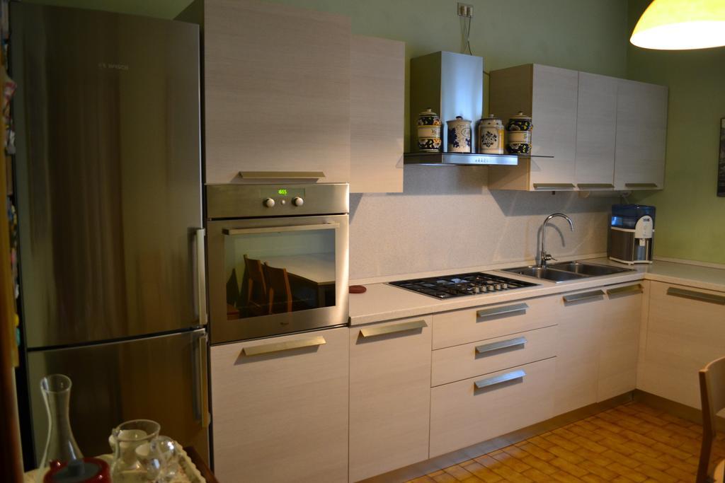 Le Bouganville Apartment เดเซนซาโนเดลการ์ดา ภายนอก รูปภาพ