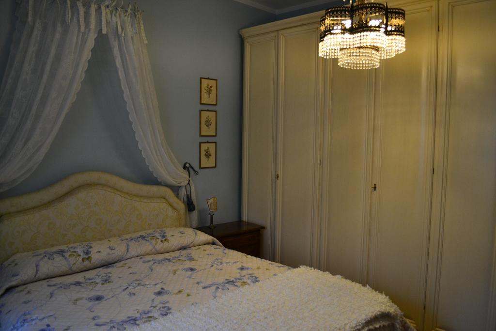 Le Bouganville Apartment เดเซนซาโนเดลการ์ดา ห้อง รูปภาพ