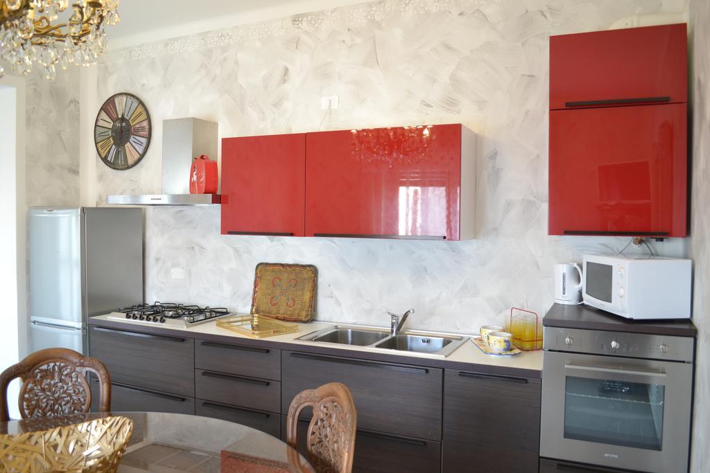 Le Bouganville Apartment เดเซนซาโนเดลการ์ดา ภายนอก รูปภาพ