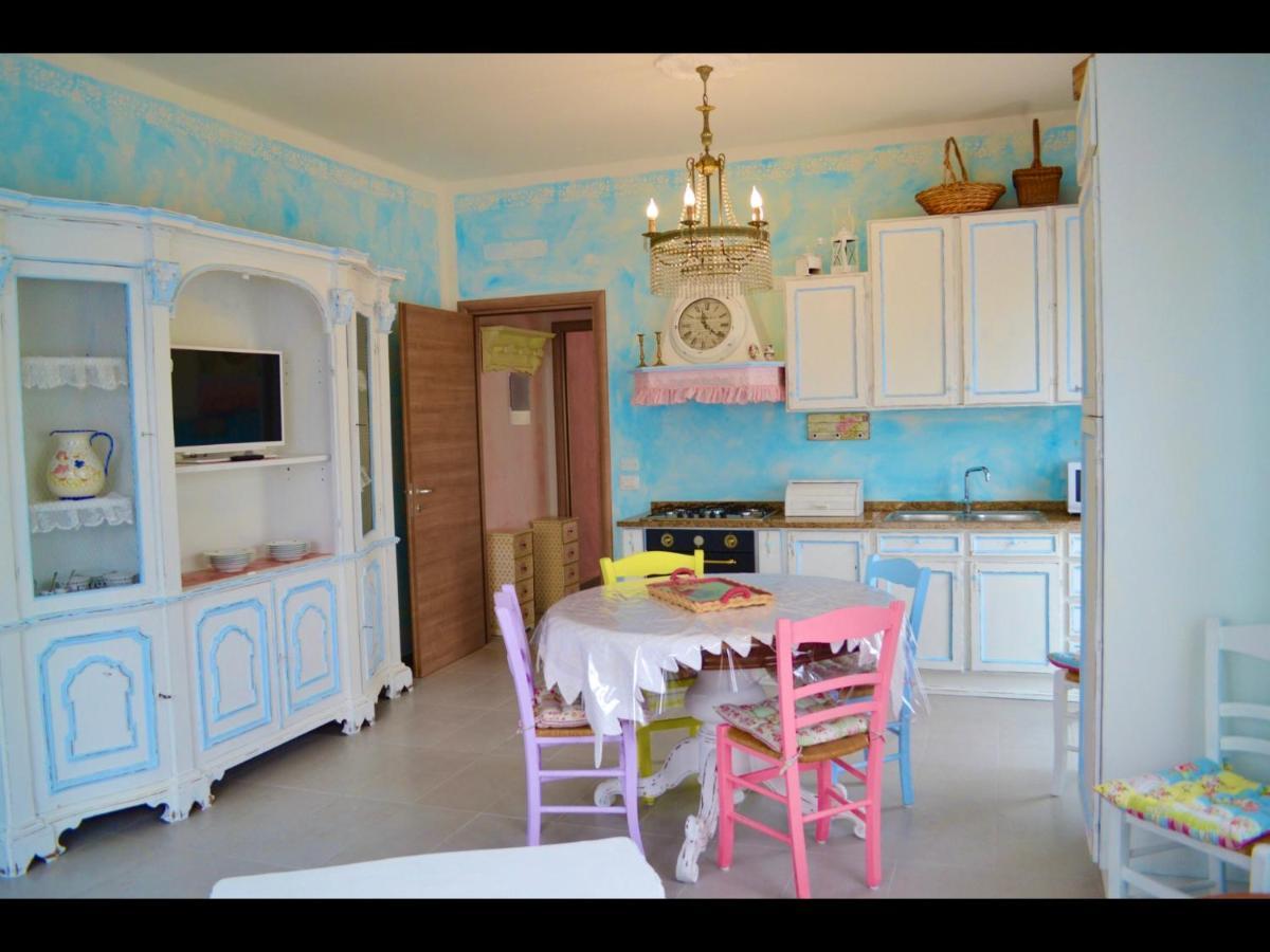 Le Bouganville Apartment เดเซนซาโนเดลการ์ดา ภายนอก รูปภาพ