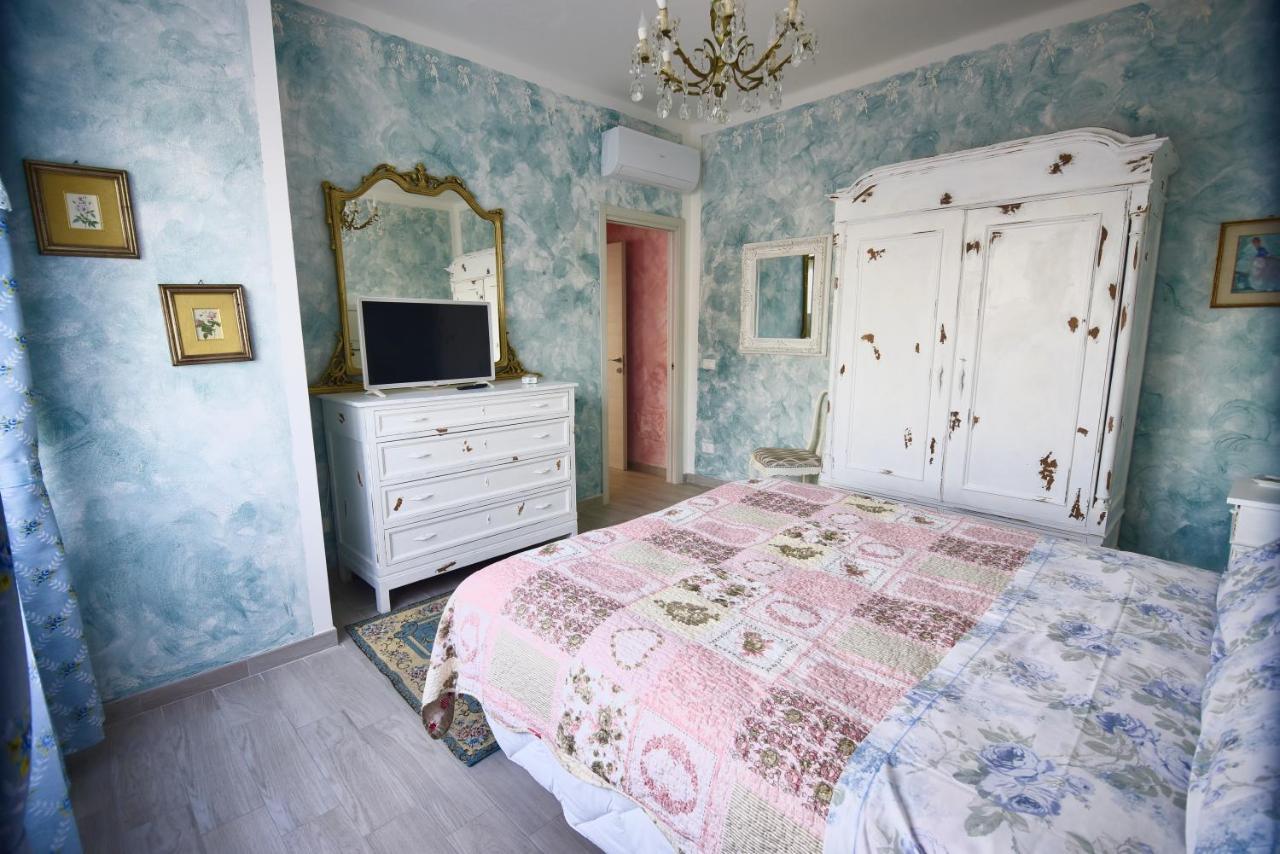 Le Bouganville Apartment เดเซนซาโนเดลการ์ดา ภายนอก รูปภาพ